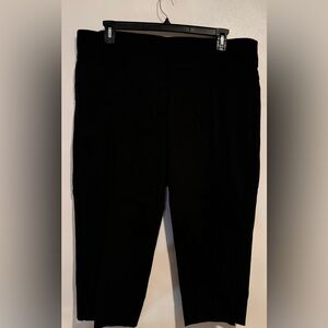 Ruby Road Capris. NWT